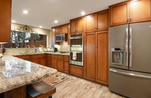 Kings Beach House | Birdie Time Luxury Home - On Golf Course, Hot Tub, Walk to Beach