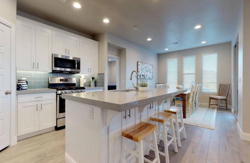 Sienna Hills House | Birds Eye View 4 Bedroom Apts by RedAwning