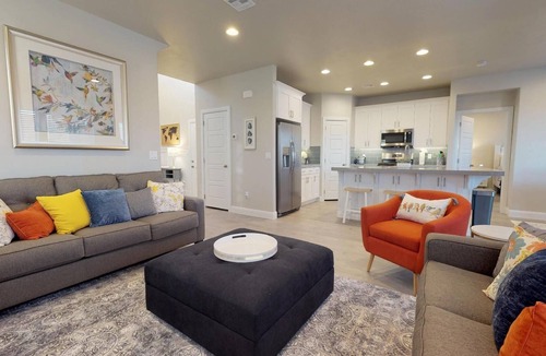 Sienna Hills House | Birds Eye View 4 Bedroom Apts by RedAwning