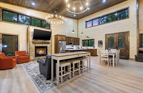 Broken Bow Cabin | Birds Eye View: Amazing Deck, Hot Tub, ADA Access