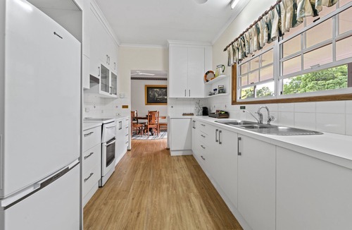 Yungaburra Cottage | Birds 'n' Bloom Cottages