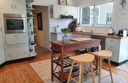 Macmasters Beach House | "Birdsong Cottage"nStroll to Macmasters Beach