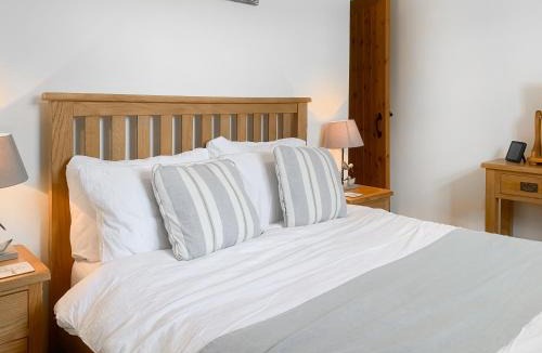 Woolfardisworthy House | Birdsong Cottage