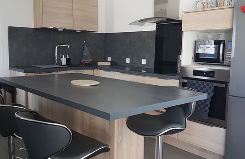 Troyes House | Birdsong