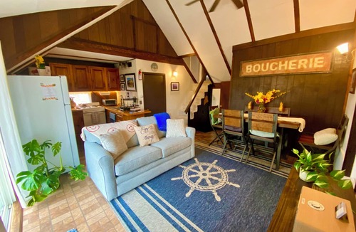 Waldoboro Apartment | Birdsong Hilltop 2BR w/Private Balcony + 2 Fire Pits + Peaceful Setting