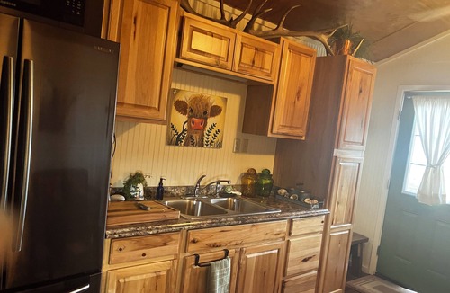 Riviera Cabin | Birdwatching haven. Cozy 1 bedroom cabin on the water