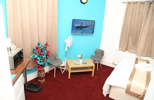 Birmingham City Centre Apartment | Birmingham Central Station Apartment (Studio 3)