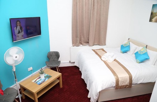 Birmingham City Centre Apartment | Birmingham Central Station Apartment (Studio 3)
