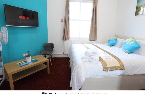Birmingham City Centre Apartment | Birmingham Central Station Apartment (Studio 3)
