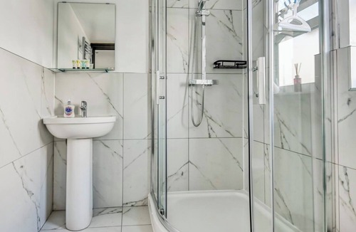 Birmingham House | Birmingham City Modern Central Double Rooms With En-suites