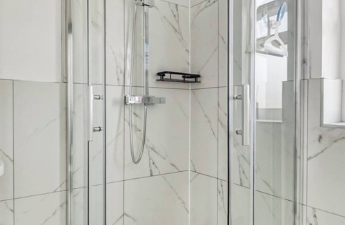 Birmingham House | Birmingham City Modern Central Double Rooms With En-suites