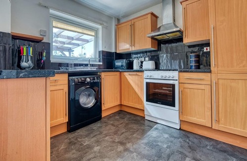 Erdington House | ★ Birmingham ★ Contractors ★ 3 bedrooms ★