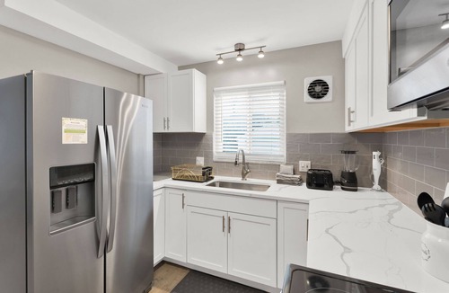 Birmingham House | Birmingham Retreat - Relax & Enjoy