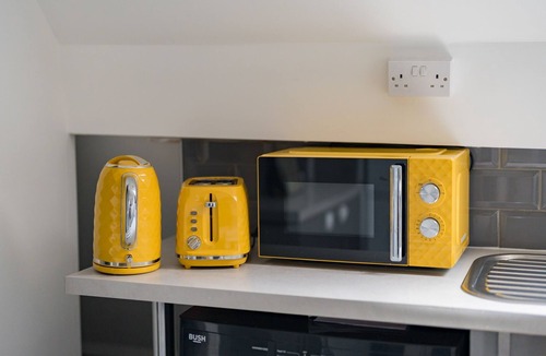 Sheldon Apartment | Birmingham | Short Term Rental