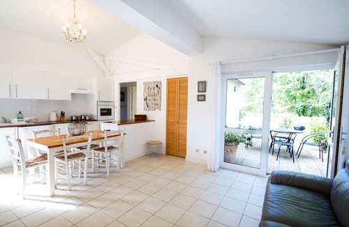 Larzac Apartment | Biron - Architect designed light and airy single-storey villa