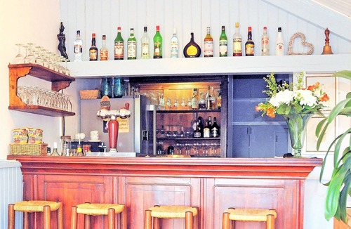 Larzac Apartment | Biron - Architect designed light and airy single-storey villa