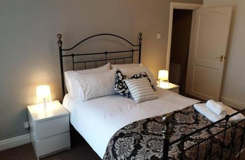 Birtley Apartment | Birtley's Diamond 3 bed Apt sleeps 6 Guests