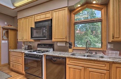 Bisbee House | Bisbee Home < 1/2 Mi to Park & Tennis Courts!