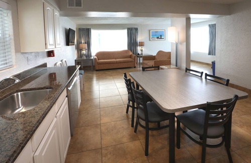 Wildwood Crest Hotel | Biscayne Family Resort