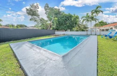 Biscayne Park House | Biscayne Park - Renovated & Charming Duplex w/Pool