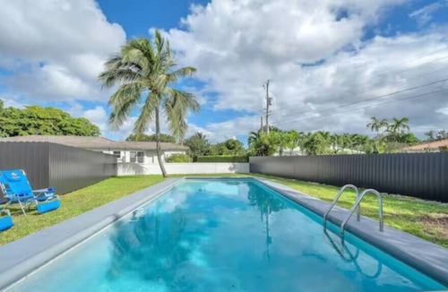 Biscayne Park House | Biscayne Park - Renovated & Charming Duplex w/Pool