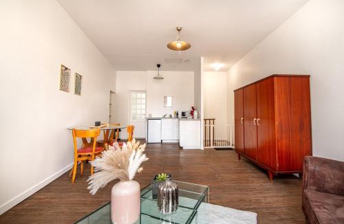 Saint-Laurent-sur-Sevre Apartment | Bise de la Jouvence - Appartement lumineux