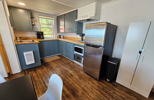 West End House | Bishop's Landing