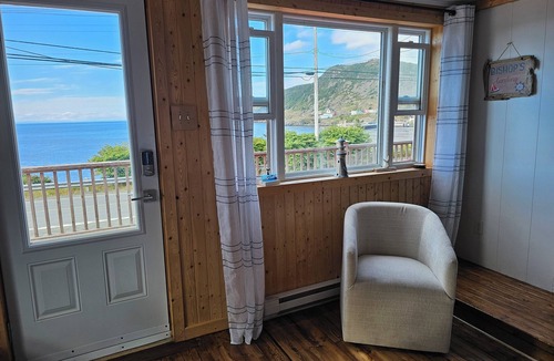 West End House | Bishop's Landing