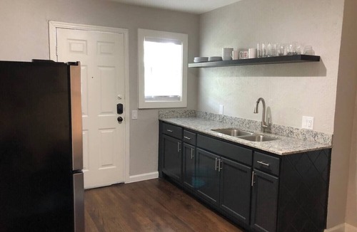 Kessler Apartment | Bishop Arts 1BR Cozy & Walkable - Month Discount!
