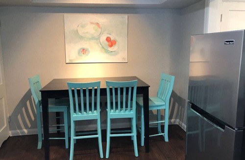 Kessler Apartment | Bishop Arts 1BR | Local Art | Walk to Downtown