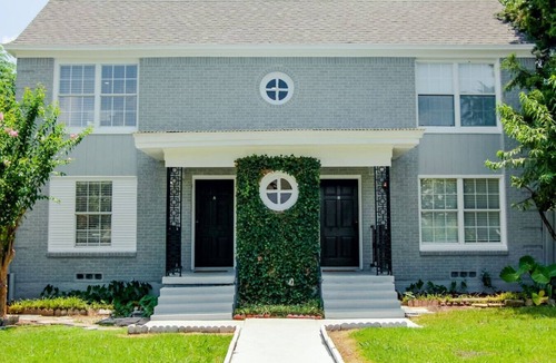 Kessler Apartment | Bishop Arts 1BR | Local Art | Walk to Downtown