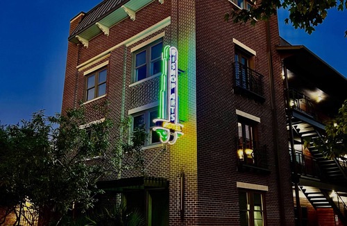 Kessler Apartment | Bishop Arts Hotel Penthouse Suite 8