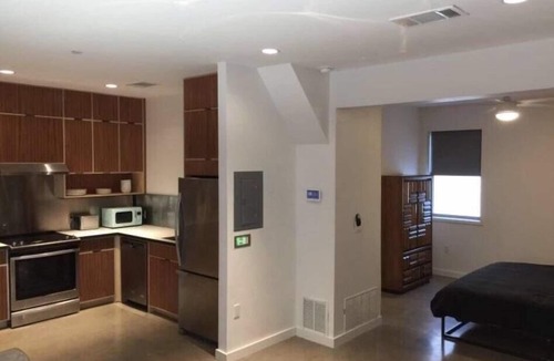 Kessler Apartment | Bishop Arts Hotel Suite 2