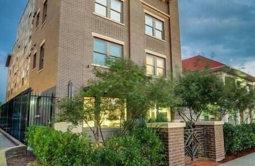 Kessler Apartment | Bishop Arts Lofts Unit 9 Penthouse Suite