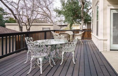 Kessler House | Bishop Arts Retreat