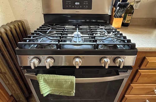 Hammondsport House | Bishop & DeSanto Family Inn, Sleeps 8