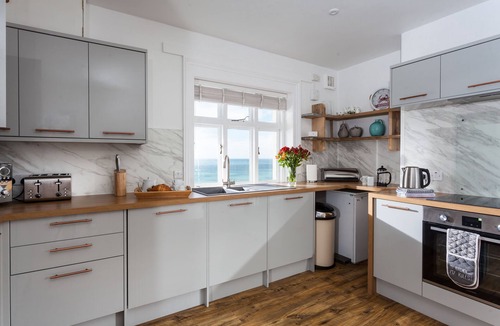 The Lizard Cottage | Bishop Rock - Sleeps 4 people