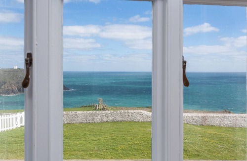 The Lizard Cottage | Bishop Rock - Sleeps 4 people