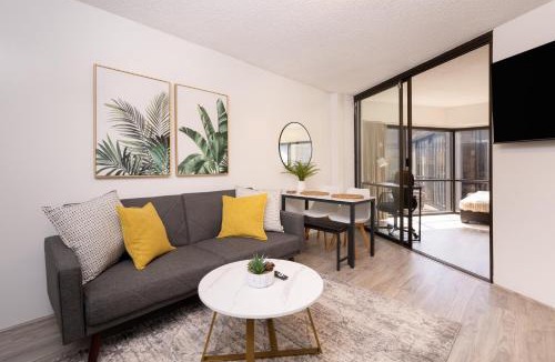 Downtown Honolulu Apartment | Bishop Suites at Executive Centre