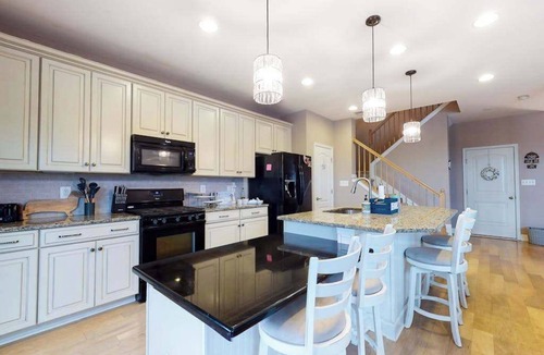 Millville Condo | Bishops Landing Furnished Home w/Private Washer/Dryer, Shared Pool, WiFi