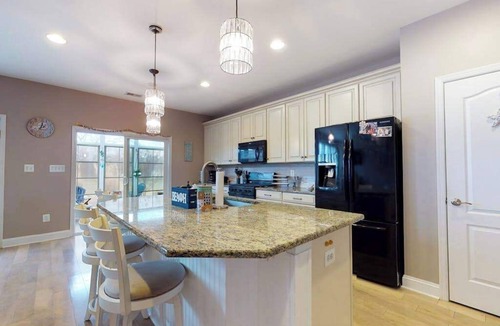Millville Condo | Bishops Landing Furnished Home w/Private Washer/Dryer, Shared Pool, WiFi