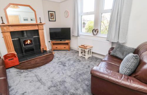 Amble House | Bisley House