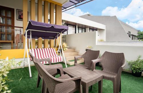 Pogung Lor Villa | Bisma Balcony Homestay