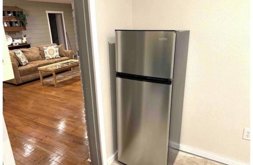 Searcy House | Bison Hall 2, no cleaning fee, 1 block from Harding