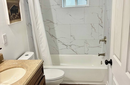 Searcy Apartment | Bison Hall 5, No cleaning fee, Near Harding