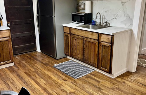 Searcy House | Bison Hall 8, 1 block from Harding, no cleaning fee