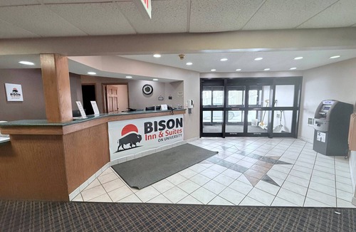 Fargo Hotel | Bison Inn & Suites on University