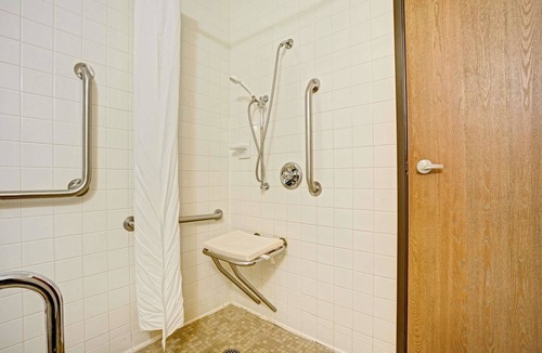 Moorhead Hotel | Bison Plains Lodge
