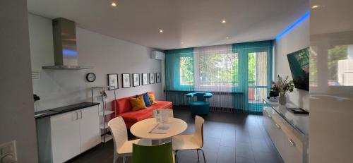 Bissone Apartment | Bissone Apartment