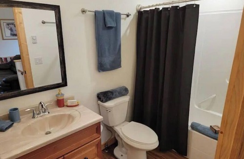 Darby House | Bitterroot Paradise 1 BR Guesthouse